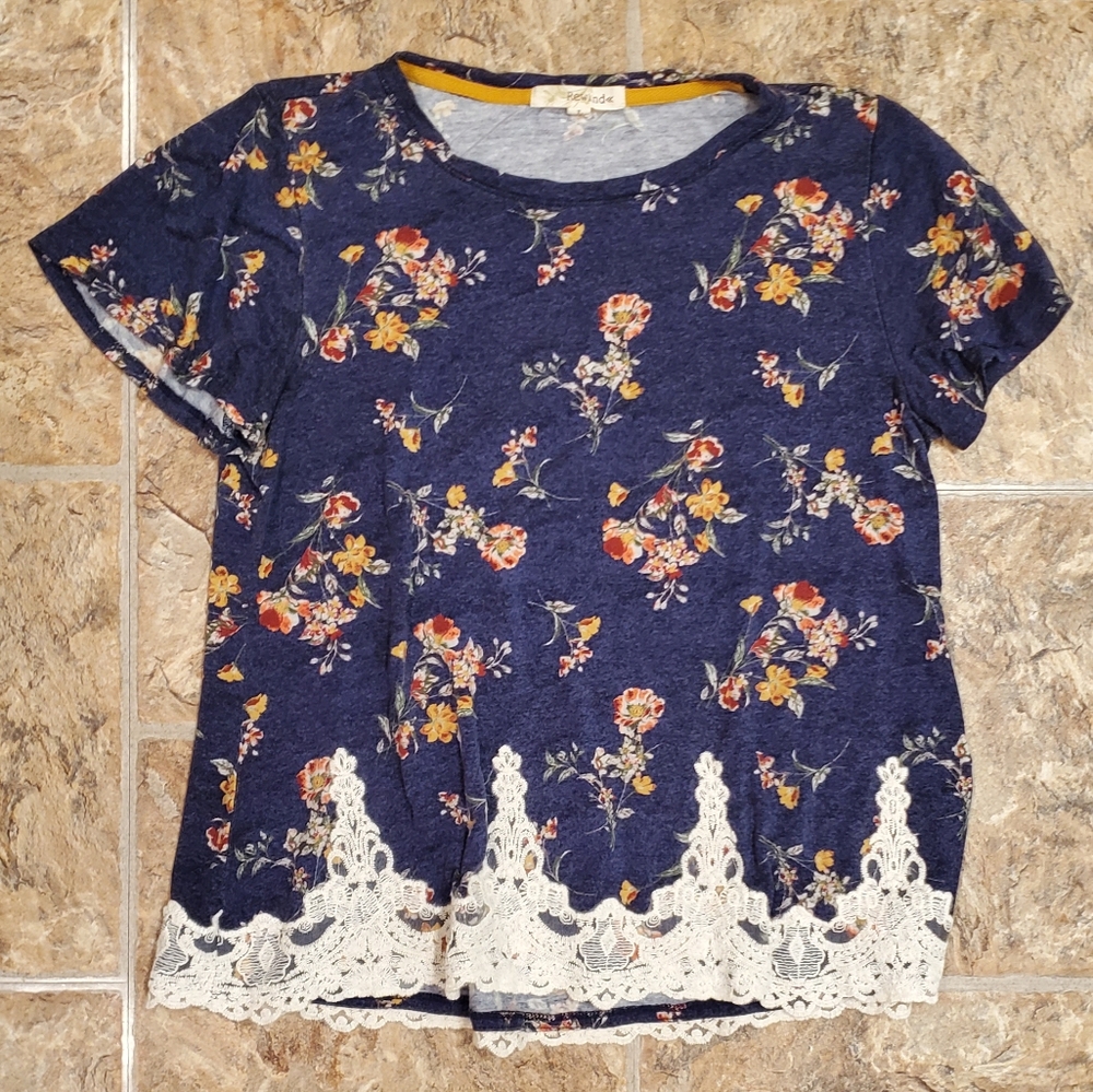 ⚡4/$20 Rewind Floral and Lace Top
